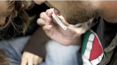 زوجة تطلب الطلاق للضرر من زوجها: بصرف على البيت والحشيش بتاعه 