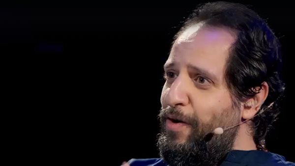 الفنان أحمد أمين