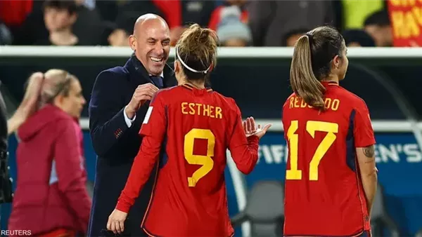 روبياليس رفقة لاعبات