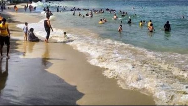 إقبال متوسط على شواطئ