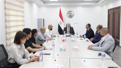 وزير التعليم العالي يتابع الخطوات التنفيذية لتصنيع أول سيارة كهربائية مصرية 