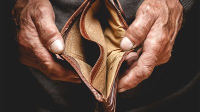 أحدهما ارتفع والآخر انخفض.. ما الفرق بين الإفلاس والبروتستو؟