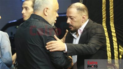 أشرف زكي ومصطفى قمر أبرز الحضور في عزاء شقيق عمرو عبد الجليل | بث مباشر