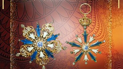 متحف المركبات الملكية ببولاق يعلن عن عرض نيشان ورصيعة من الذهب عيار 24