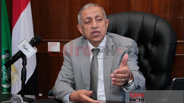 الدكتور إسماعيل عبد