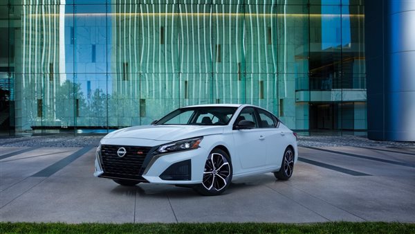  نيسان ألتيما