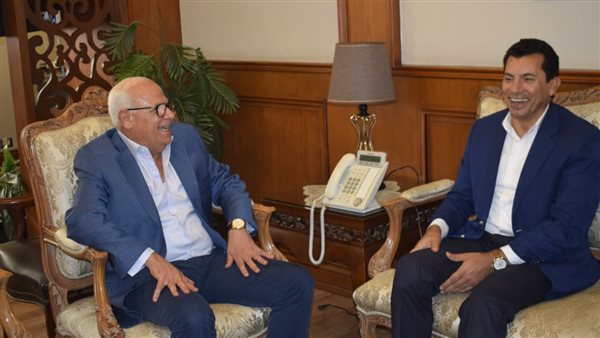 وزير الشباب والرياضة