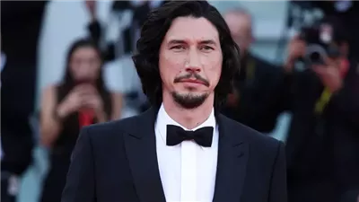 آدم درايفر بطل فيلم Ferrari يكشف سبب منعه من قيادة سيارات فيراري الباهظة خلال تصويره للعمل