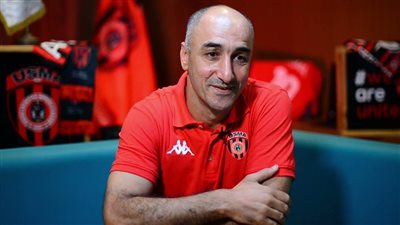 مدرب اتحاد العاصمة السابق: علي معلول نقطة ضعف واضحة في الأهلي والفريق الجزائري يستطيع التتويج بالسوبر |خاص