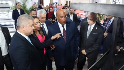 رئيس التنمية الصناعية يفتتح المعرض الدولي للحديد والصناعات المعدنية 
