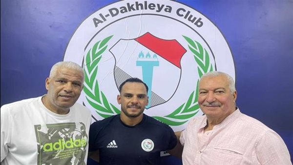 من توقيع خالد قمر