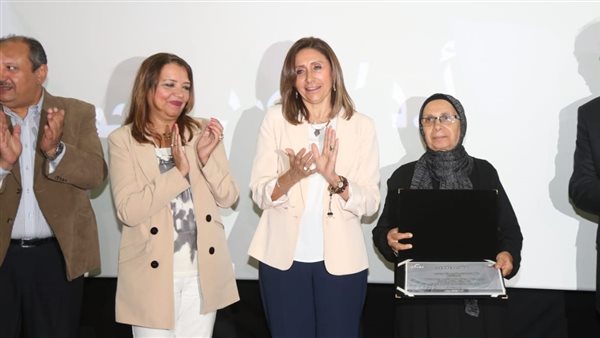 وزيرة الثقافة تشهد