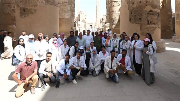 وزير السياحة والآثار