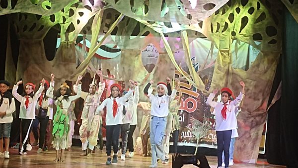 العرض المسرحي عودة