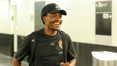 بيرسي تاو ينضم لبعثة الأهلي اليوم قبل السوبر أمام اتحاد الإفريقي