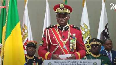 الجنرال برايس أوليجي نجويما يؤدي اليمين رئيسًا للمرحلة الانتقالية في الجابون