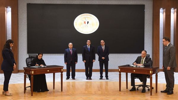 جانب من توقيع الاتفاقية