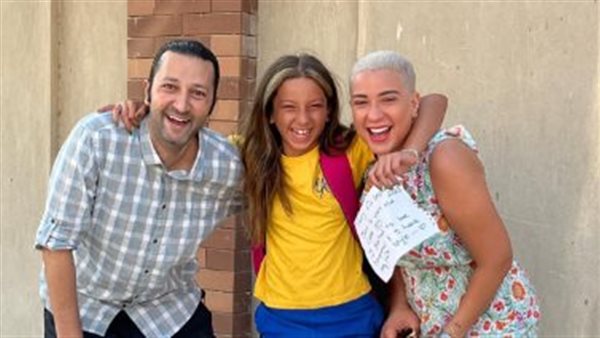 أسما شريف منير وابنتها