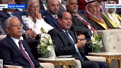 السيسي: تقديرنا لموقف الزيادة السكانية دفعنا لإنشاء 24 مدينة جديدة