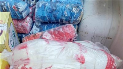 ضبط سيارة تبيع مواد غذائية مجهولة المصدر ببورسعيد| صور 