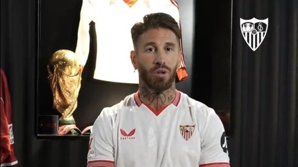 راموس عقب توقيع لـ