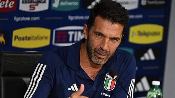 بوفون من تقيدمه كمديرا