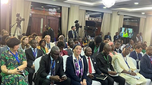 وزيرة البيئة