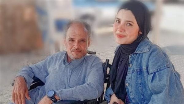 الطالبة رفقة والدها