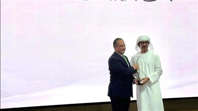 منح السفير المصري في أبو ظبي جائزة التميز الدبلوماسي