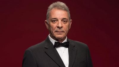 يستضيف نجوم الفن.. محمود حميدة يستعد لتقديم برنامج جديد| خاص 
