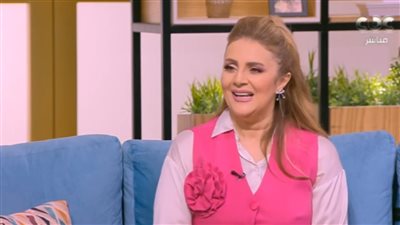 رانيا محمود ياسين: والدي وزوجي محمد رياض مثاليين بزيادة والاتنين كانوا بيخجلوا يرشحوني في أعمالهم 