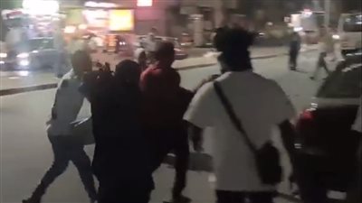 شاهد عيان يروي تفاصيل إصابة فتاة دهسها شاب بسيارته في إحدى مناطق الجيزة | فيديو