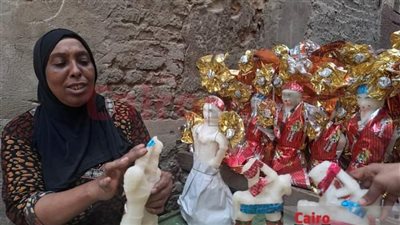 الحاجة سعاد 60 سنة خبرة في صناعة عرائس المولد بالغربية: الناس بتجيلنا من كل مكان | بث مباشر