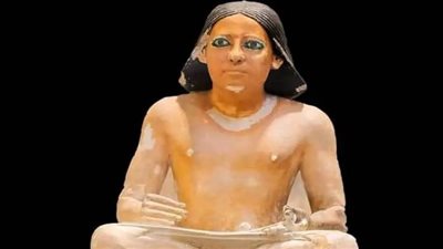 المتحف المصري بالتحرير يلقي الضوء على تمثال الكاتب المصري