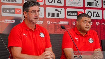 تجربة جديد مع الزمالك.. مترجم فيتوريا يظهر للمرة الرابعة مع المدربين البرتغاليين في مصر