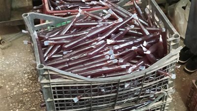 ضبط 32000 عبوة لوليتا مجهولة المصدر داخل مصنع بالغربية 