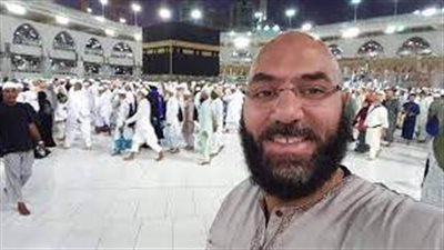 أمير منير يبرئ نفسه من ملكية تطبيق عمرة البدل| بث مباشر