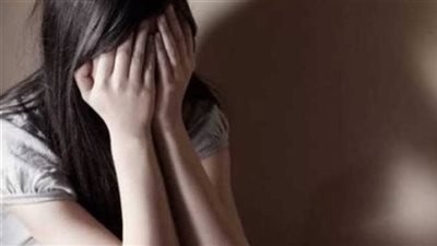 لامس أجزاء حساسة من جسدها.. ممرضة تتهم طالبا بالاعتداء على صغيرتها بالدقهلية