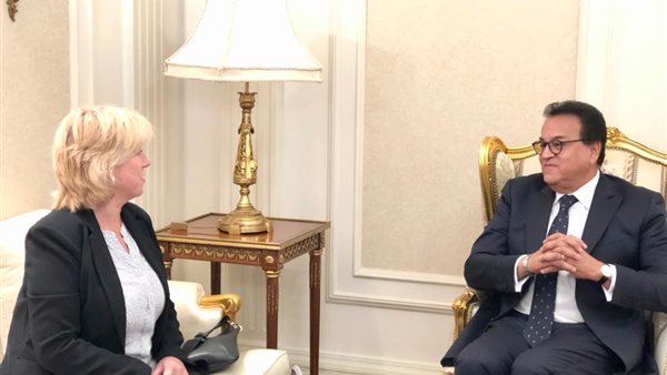 وزير الصحة وهيلين