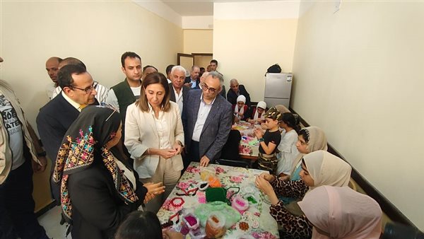 وزيرة الثقافة 