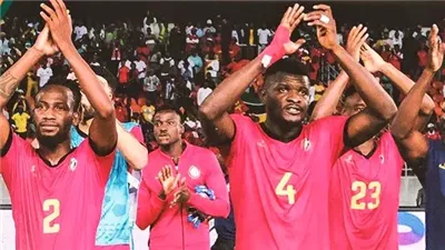 بتحكيم مصري.. موزمبيق تفوز على بنين وتتأهل إلى كأس أمم إفريقيا 2023