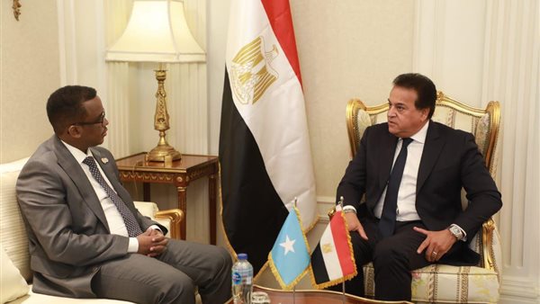 خالد عبدالغفار يستقبل