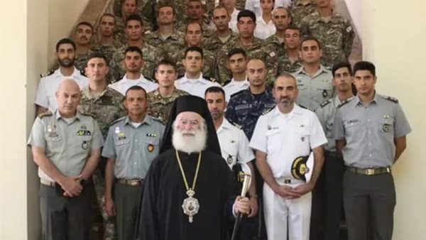 البابا ثيودروس يحتفل