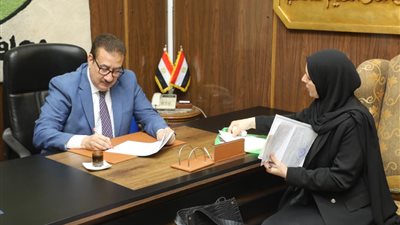 محافظ المنوفية يوجه بحلول فورية لمشاكل المواطنين ويصرف مساعدات لحالات إنسانية