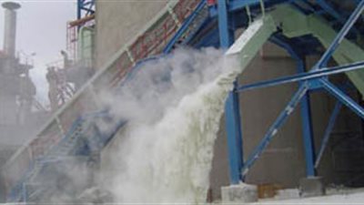 بدء تشغيل بعض مصانع الإسمنت المتوقفة.. وسعر الطن يتراجع 400 جنيه| خاص