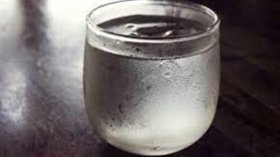 يؤدي إلى الجلطات.. احذر تناول الماء الملثج في درجات الحرارة المرتفعة 