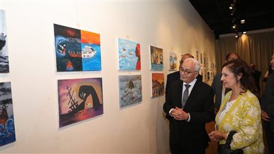 وزير التعليم يفتتح المعرض الفني لرسومات طلاب المدارس حول الهجرة غير الشرعية