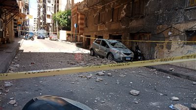 عقار المعسكر الروماني بالإسكندرية يحصد ضحية.. والجيران: أرسلنا استغاثات ولم نجد تحركًا
