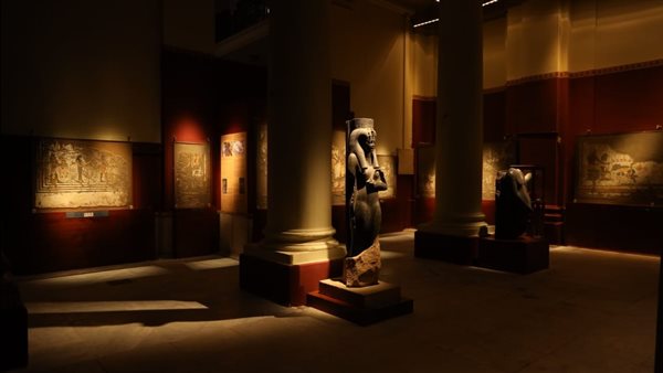 معرض لوحات الملك