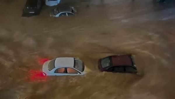 العاصفة دانيال تضرب